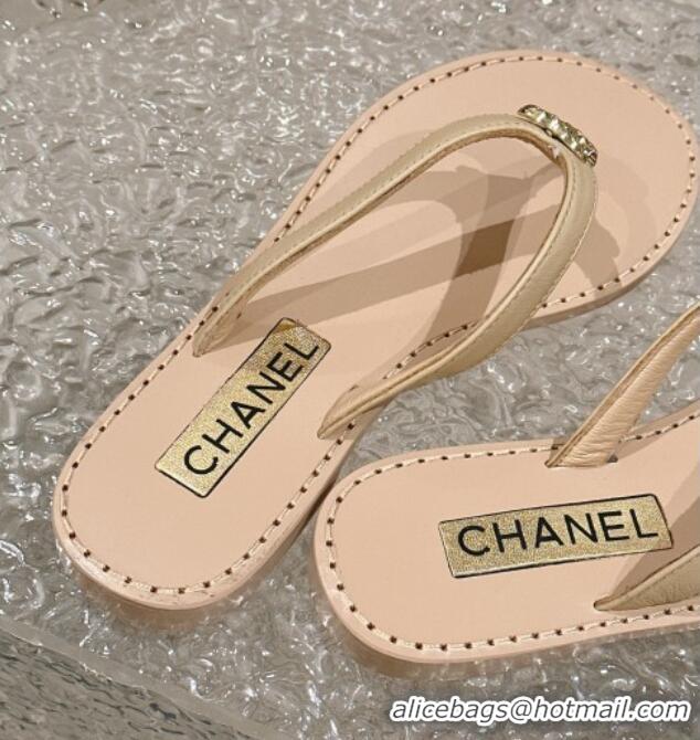 Sumptuous Chanel Calfskin Flat Slide Thong Sandals with Metal-Tone CC Beige 322120