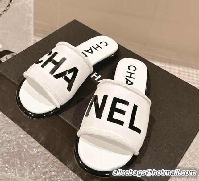 Luxurious Chanel Knit Fabric Flat Slide Sandals with Logo White/Black 0322134