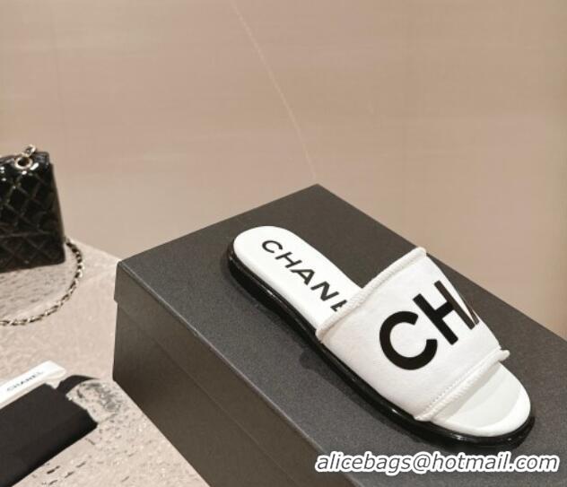 Luxurious Chanel Knit Fabric Flat Slide Sandals with Logo White/Black 0322134