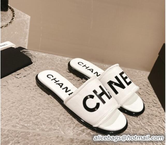 Luxurious Chanel Knit Fabric Flat Slide Sandals with Logo White/Black 0322134