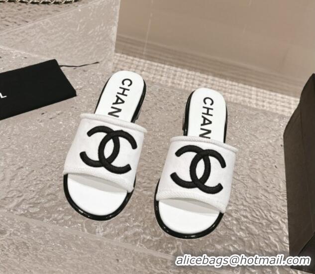 Sumptuous Chanel Knit Fabric Heel Slide Sandals with CC White/Black 322151