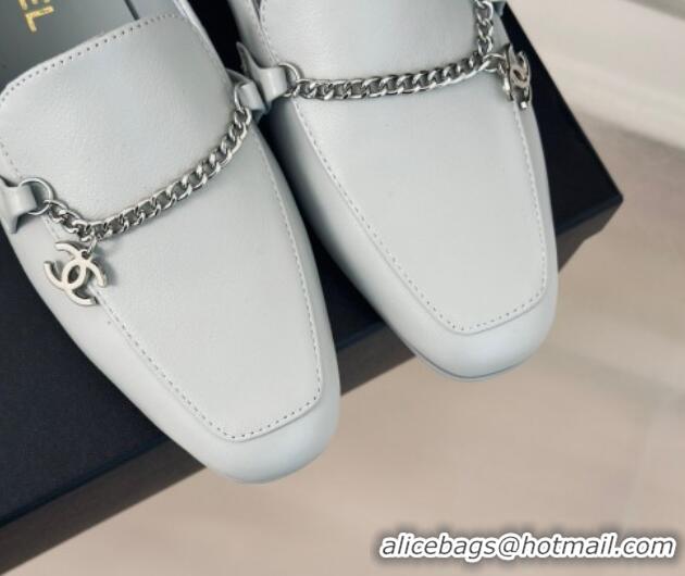 Pretty Style Chanel Calfskin Moccasins Loafers with CC Chain G45568 Grey 323056