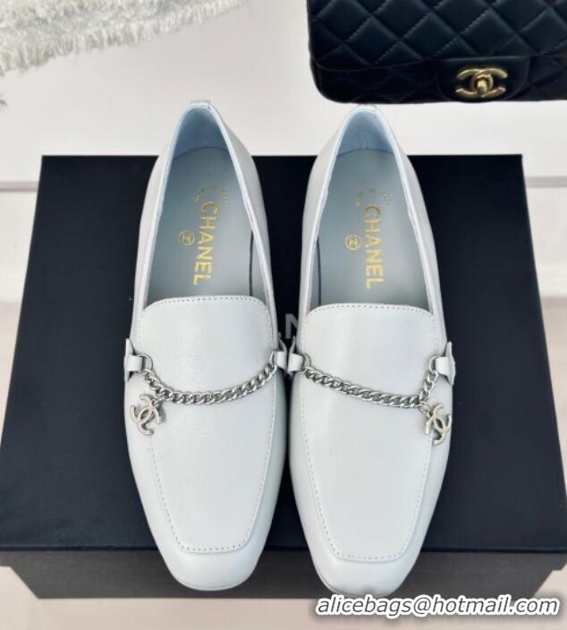 Pretty Style Chanel Calfskin Moccasins Loafers with CC Chain G45568 Grey 323056