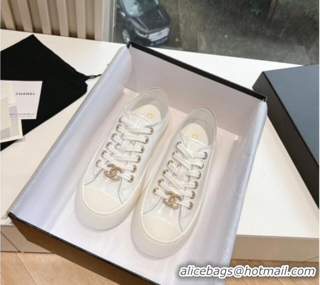 Classic Hot Chanel Patent Calfskin Low-Top Sneakers G45561 White 323090