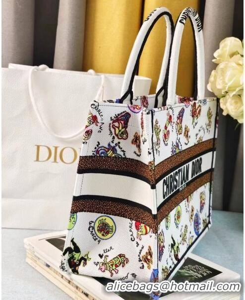 Promotional Dior Medium Dior Book Tote Multicolor Dragon Zodiac Embroidery CD0235 White 2024