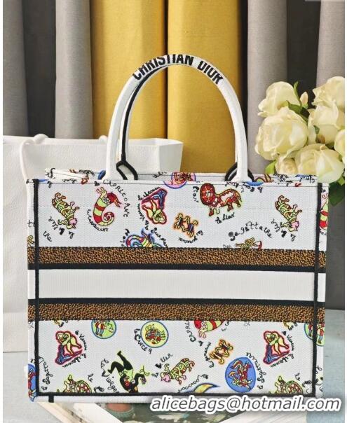 Promotional Dior Medium Dior Book Tote Multicolor Dragon Zodiac Embroidery CD0235 White 2024