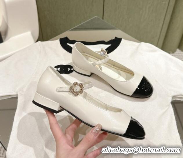 Luxurious Chanel Lambskin Mary Janes White/Black 041813