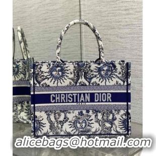 Buy Fashionable Dior Medium Book Tote Bag Bag in Toile de Jouy Soleil Embroidery CD5086 White/Blue 2024