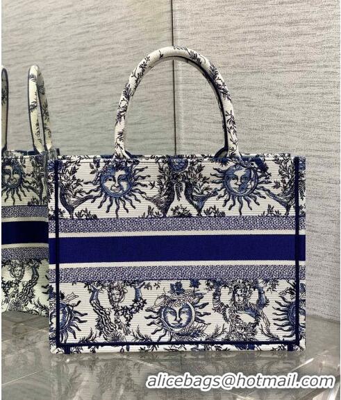 Buy Fashionable Dior Medium Book Tote Bag Bag in Toile de Jouy Soleil Embroidery CD5086 White/Blue 2024