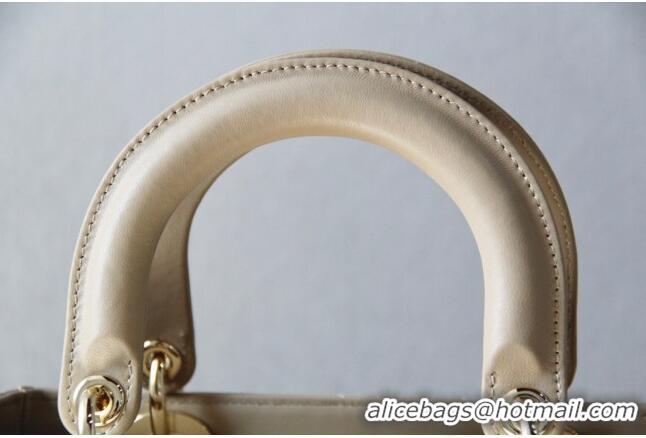 Famous Brand Dior Medium Lady Dior Bag in Cannage Lambskin 44532 Beige/Gold 2024