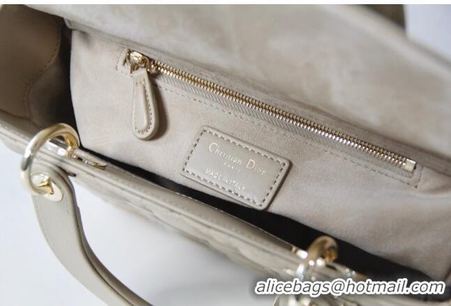 Famous Brand Dior Medium Lady Dior Bag in Cannage Lambskin 44532 Beige/Gold 2024