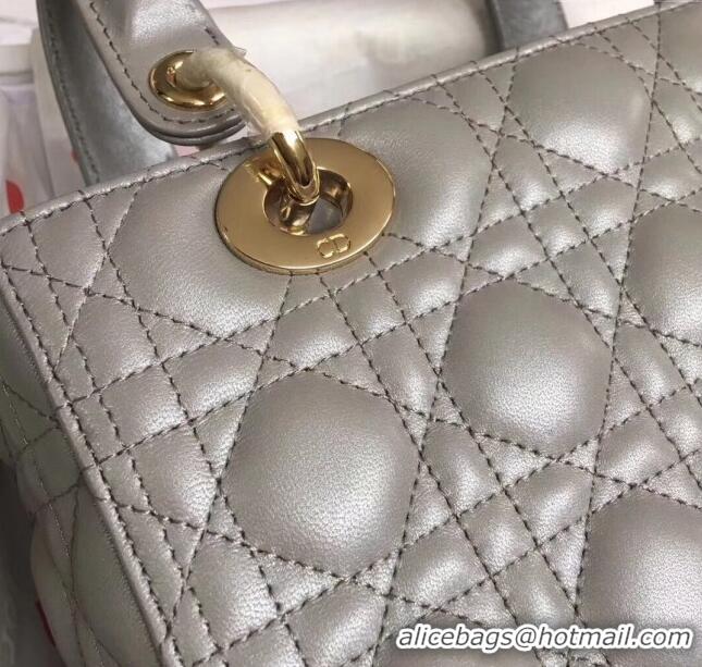 Inexpensive Dior Medium Lady Dior Bag in Cannage Lambskin 44532 Pearl Grey/Gold 2024