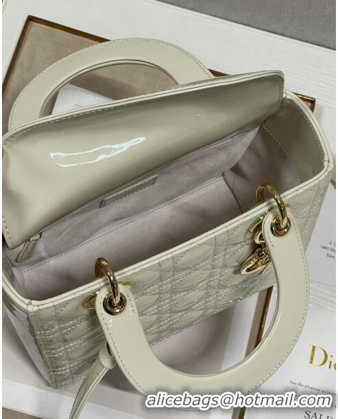 Promotional Dior Medium Lady Dior Bag in Cannage Patent Leather 44532 White/Gold 2024