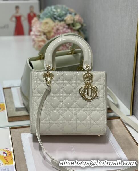 Promotional Dior Medium Lady Dior Bag in Cannage Patent Leather 44532 White/Gold 2024