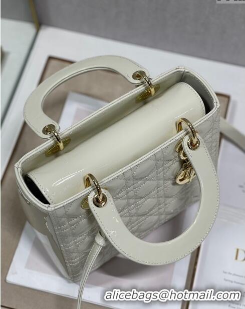 Promotional Dior Medium Lady Dior Bag in Cannage Patent Leather 44532 White/Gold 2024