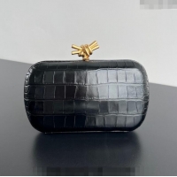 Luxurious Bottega Veneta Knot Clutch in Alligator Embossed Leather 737025 Black 2024