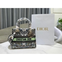 Top Quality Dior Medium Lady D-Lite Bag in Butterfly Around The World Embroidery CD2801 Green and White 2024