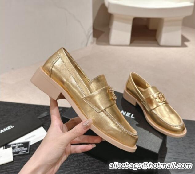 Stylish Chanel Laminated Calfskin Loafers G45663 Gold 424154