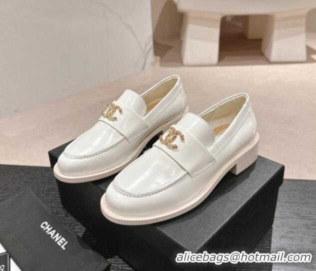 Good Product Chanel Calfskin Loafers G45663 White 424155