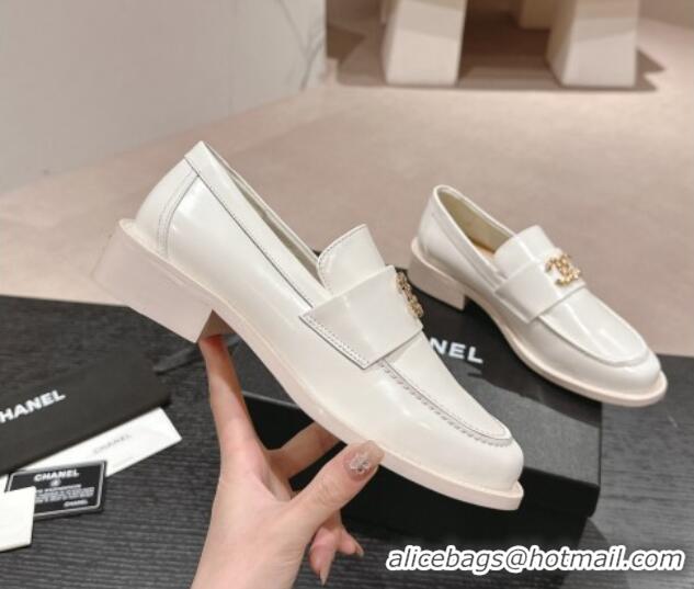 Good Product Chanel Calfskin Loafers G45663 White 424155