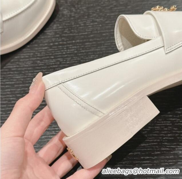 Good Product Chanel Calfskin Loafers G45663 White 424155