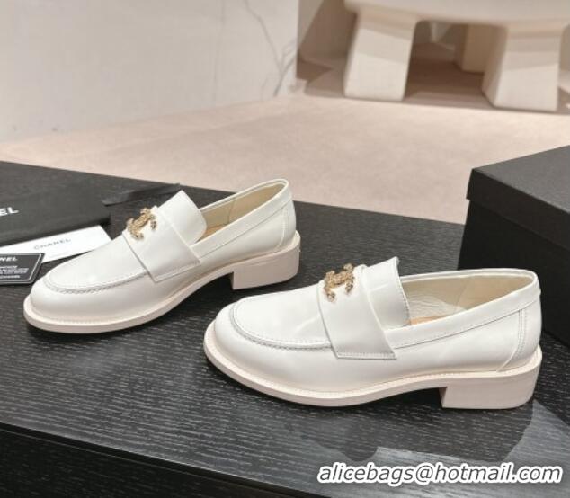 Good Product Chanel Calfskin Loafers G45663 White 424155