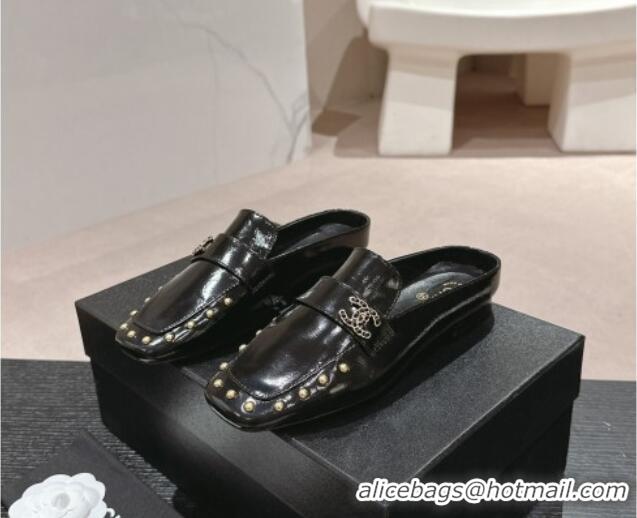 Sumptuous Chanel Shiny Calfskin Flat Mules with Pearls Black 424180