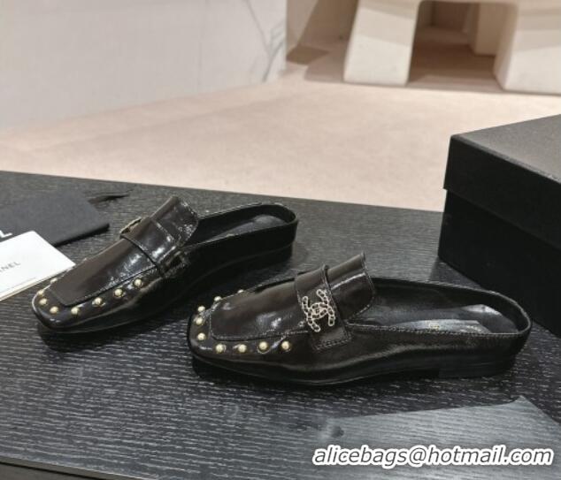 Sumptuous Chanel Shiny Calfskin Flat Mules with Pearls Black 424180