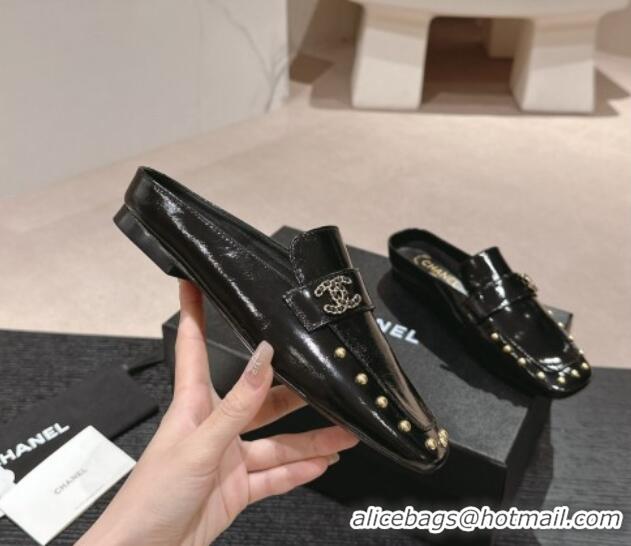 Sumptuous Chanel Shiny Calfskin Flat Mules with Pearls Black 424180