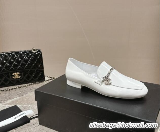 Luxurious Chanel Shiny Calfskin Loafers with Chain CC White 424193