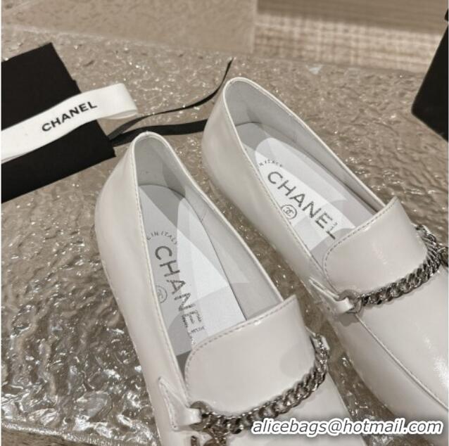 Luxurious Chanel Shiny Calfskin Loafers with Chain CC White 424193