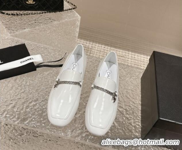 Luxurious Chanel Shiny Calfskin Loafers with Chain CC White 424193