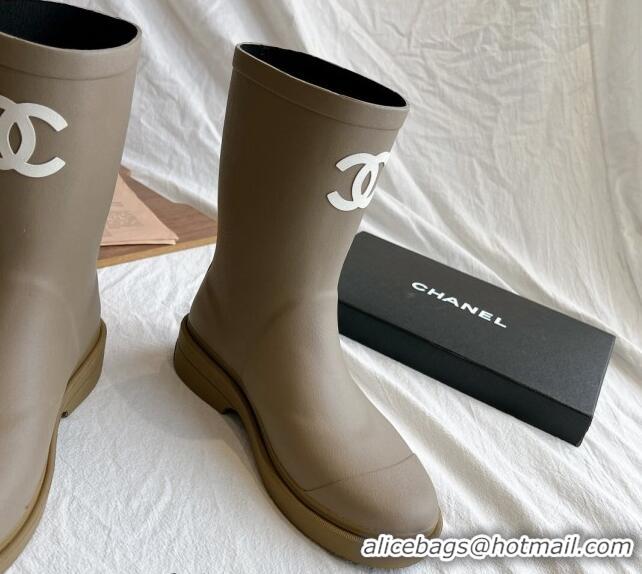 Luxury Cheap Chanel Rubber Ankle Rain Boots with Front CC Green 0425070