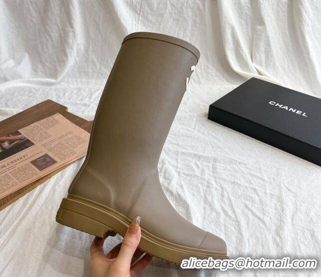 Stylish Chanel Rubber Medium Rain Boots with Front CC Green 425073