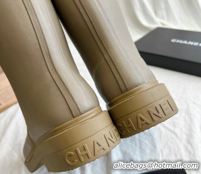 Stylish Chanel Rubber Medium Rain Boots with Front CC Green 425073