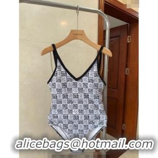 ​Trendy Design Louis Vuitton Swimwear 050906 Black/White 2024