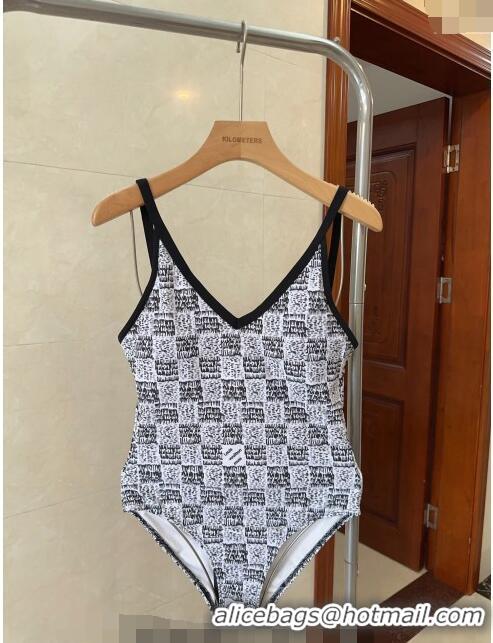 ​Trendy Design Louis Vuitton Swimwear 050906 Black/White 2024