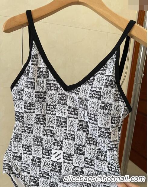 ​Trendy Design Louis Vuitton Swimwear 050906 Black/White 2024