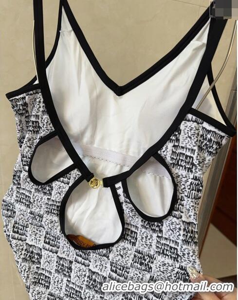 ​Trendy Design Louis Vuitton Swimwear 050906 Black/White 2024