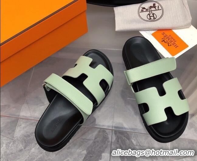 Sumptuous Hermes Chypre Flat Sandals in Grained Calfskin Light Green 0327037