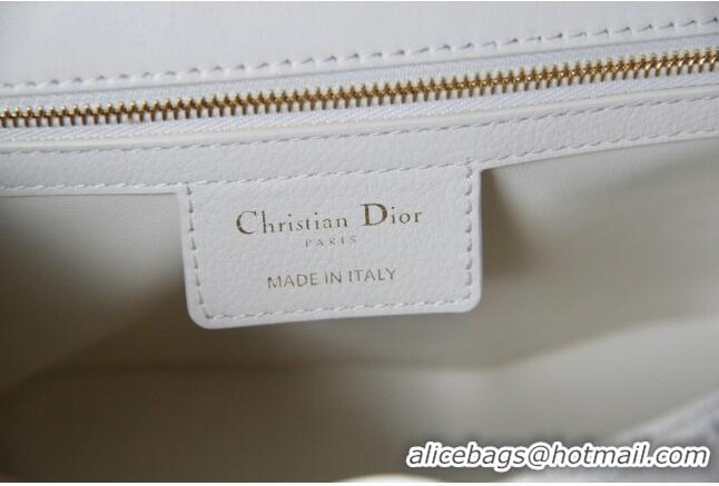 Super Quality Dior Medium Caro Chain Bag in Soft Cannage Calfskin CD2202 White 2024