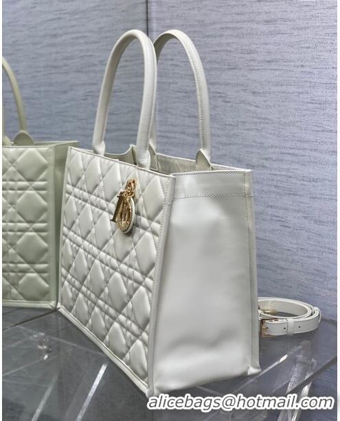 Promotional Dior Medium Book Tote Bag in Macrocannage Calfskin CD3008 White 2024