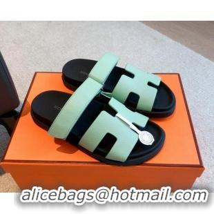 Stylish Hermes Chypre Flat Sandals in Palm-Grained Calfskin Light Green 425166