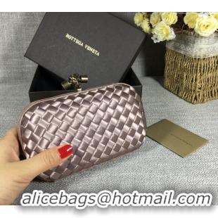 Famous Brand Bottega Veneta Satin Knot Mini Clutch BV8651 Dusty Beige 2024