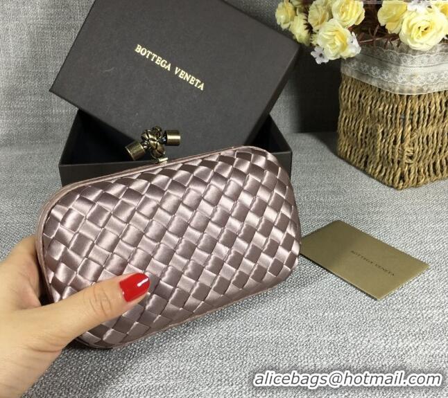 Famous Brand Bottega Veneta Satin Knot Mini Clutch BV8651 Dusty Beige 2024