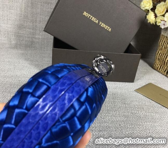 Famous Brand Bottega Veneta Satin Knot Mini Clutch BV8651 Stone Blue 2024