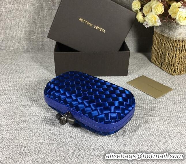 Famous Brand Bottega Veneta Satin Knot Mini Clutch BV8651 Stone Blue 2024