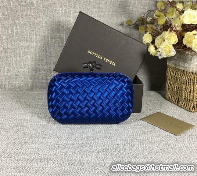 Famous Brand Bottega Veneta Satin Knot Mini Clutch BV8651 Stone Blue 2024