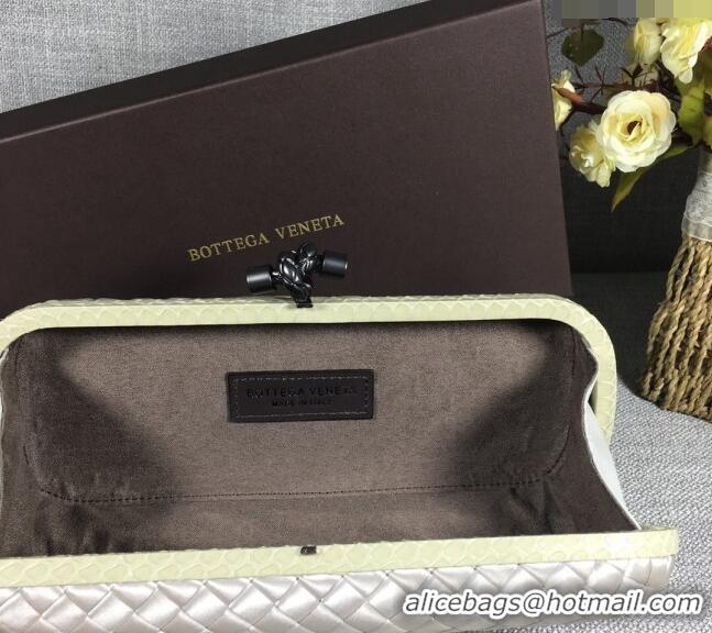 Famous Brand Bottega Veneta Satin Knot Long Clutch BV8651 Light Silver 2024