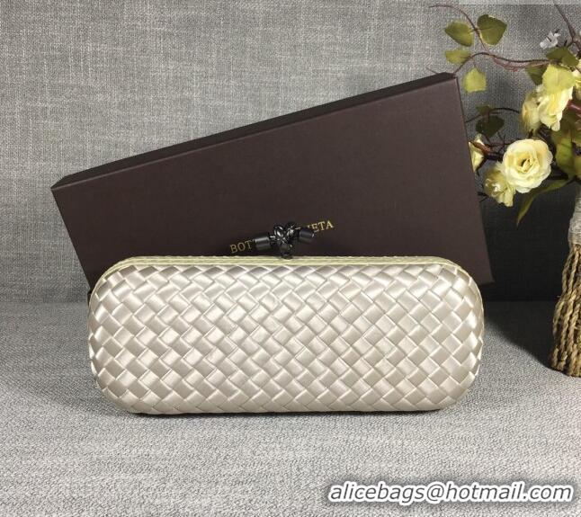 Famous Brand Bottega Veneta Satin Knot Long Clutch BV8651 Light Silver 2024